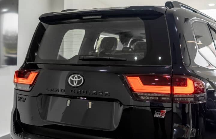 
								Toyota Land Cruiser Prado Black full									