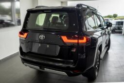 
										Toyota Land Cruiser Prado Black full									