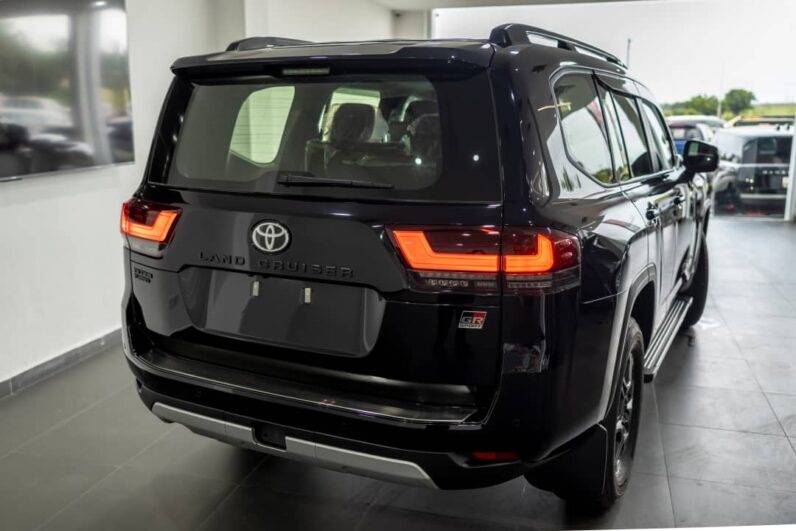 Toyota Land Cruiser Prado Black
