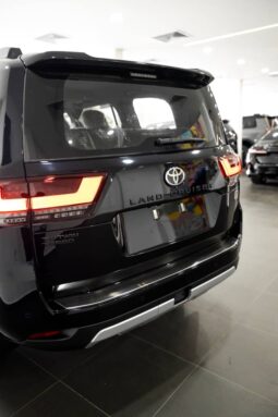 
										Toyota Land Cruiser Prado Black full									
