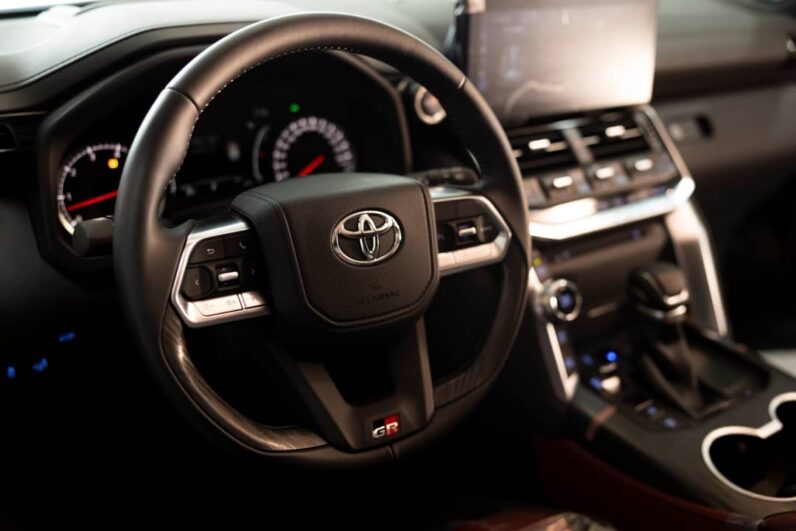 Toyota Land Cruiser Prado Black