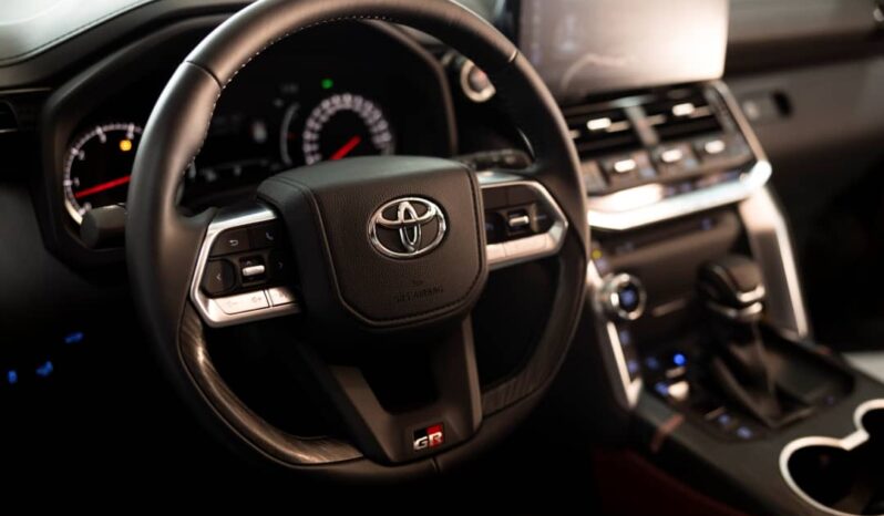 
								Toyota Land Cruiser Prado Black full									