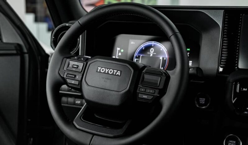 
								Toyota Land Cruiser Prado Gray full									